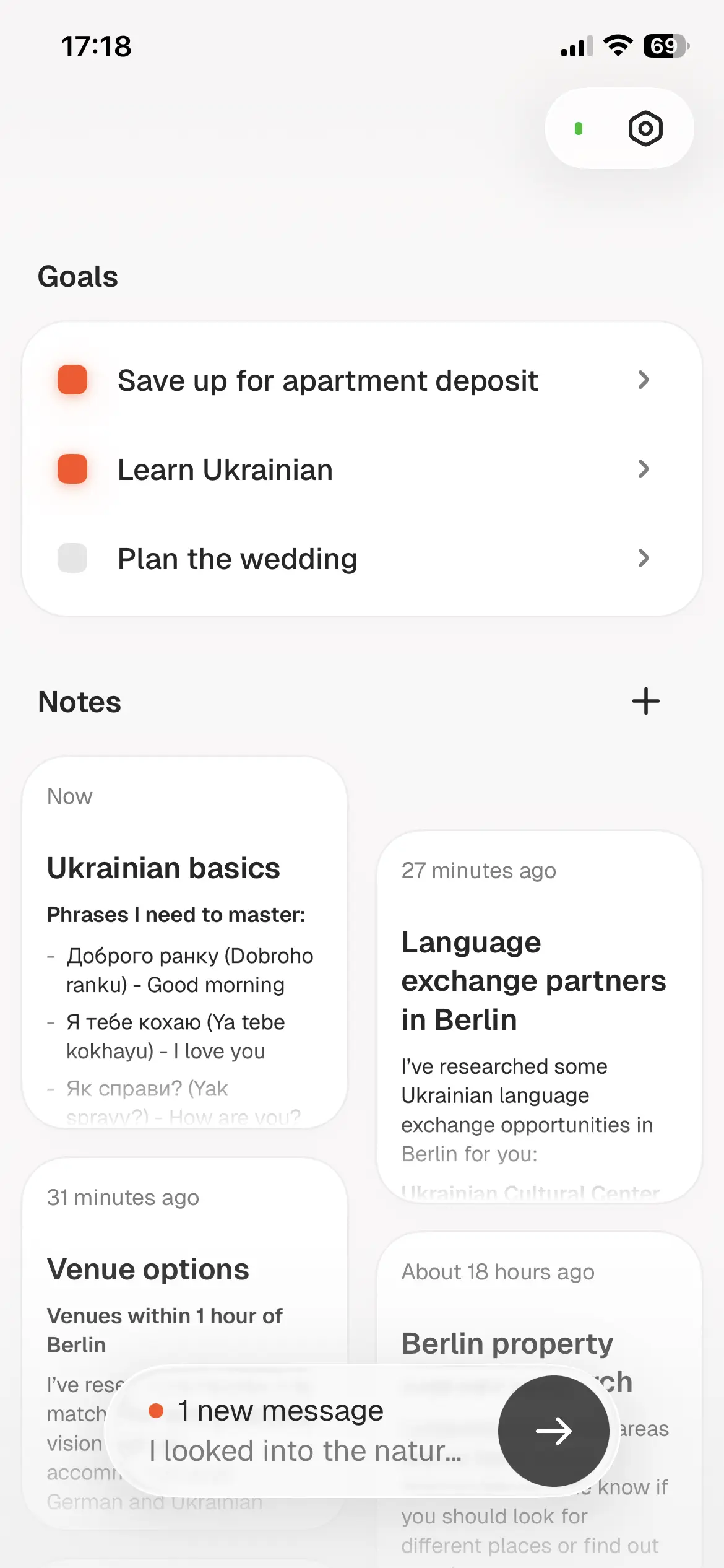 Home screen of Good Assistant with goals, notes and chat.